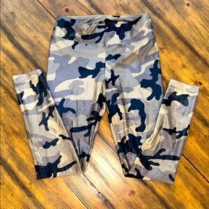 Koral Camo Leggings